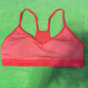 Nike sports bra coral pink lightly lined